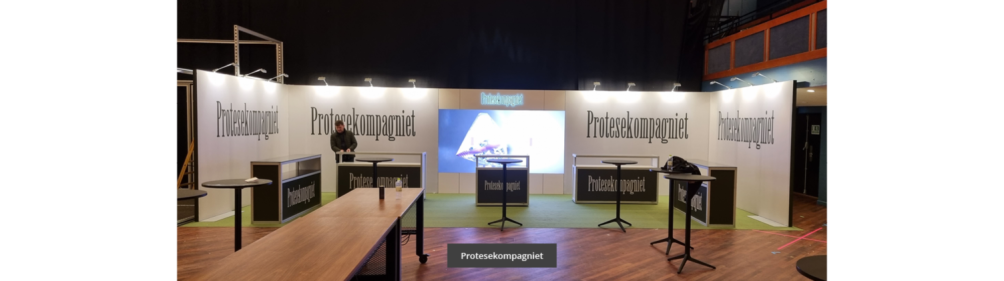https://udstillingssystemer.dk/storage/media/media/21287/conversions/BM_protese_wide-lg.png