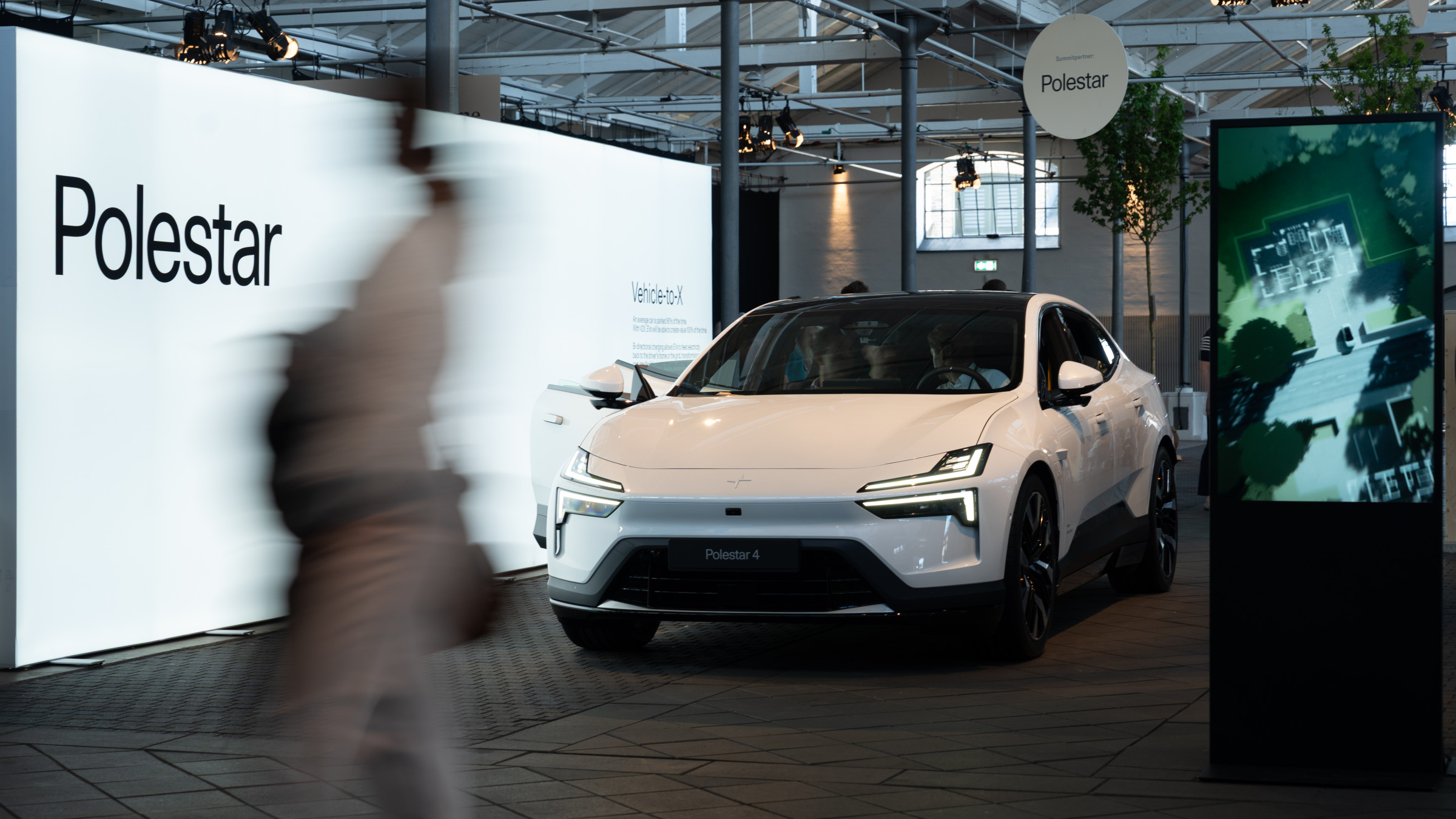 https://udstillingssystemer.dk/storage/media/media/29522/conversions/Polestar_1-lg.jpg